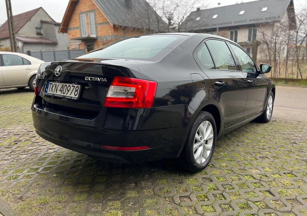 Skoda Octavia cena 39900 przebieg: 357129, rok produkcji 2019 z Rumia małe 254